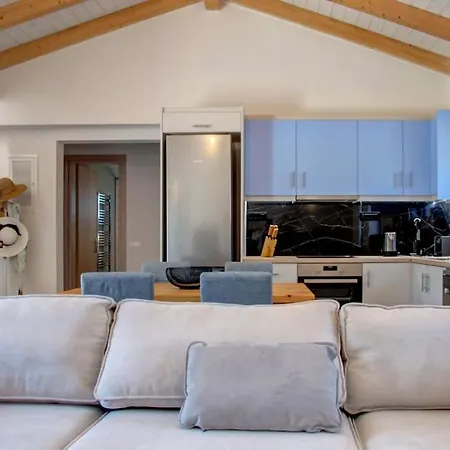 Apartament Di Pietra Iii Liapades