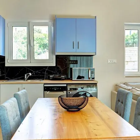 Di Pietra Iii Apartment *